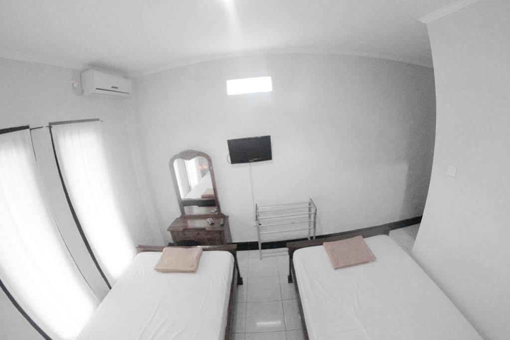 Hotel Warta Dua Ντενπασάρ Εξωτερικό φωτογραφία