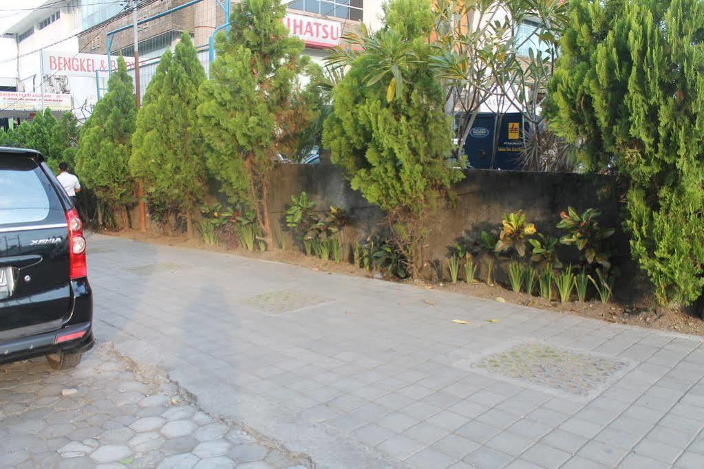 Hotel Warta Dua Ντενπασάρ Εξωτερικό φωτογραφία